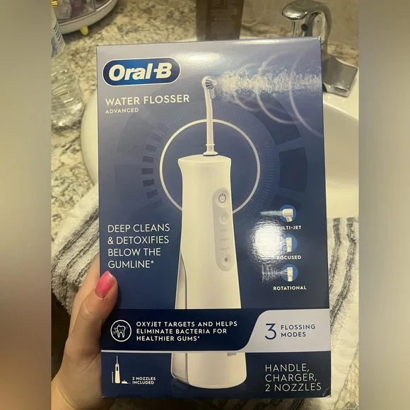 Oral B Water Flosser - Picture 6 of 8